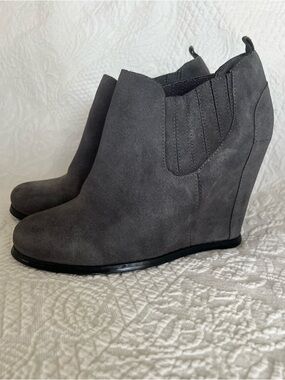 🤎 Audrey Brooke Women’s Winnie Gray Leather / Suede Wedge Ankle Boots - 8 1/2